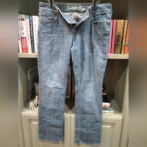 Y2K American Eagle Medium-Wash Jeans – Vintage Vibes & Everyday Comfort